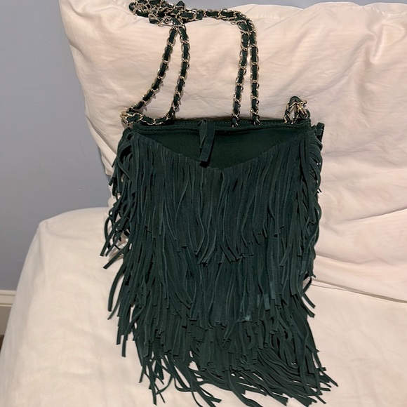 Encote green suede fringe bag with double woven chain from Urban Outfitters - Picture 2 of 6
